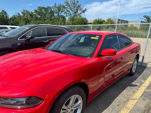 Used 2021 Dodge Charger SXT w/ Leather Interior Group RWD image 22