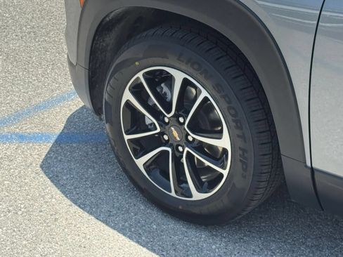 Used 2025 Chevrolet TrailBlazer LT FWD image 29