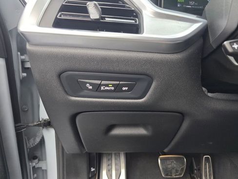 Used 2024 BMW X5 sDrive40i w/ M Sport Package RWD image 25