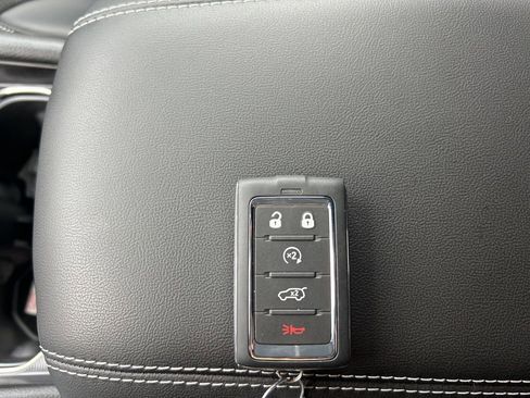 New 2025 Jeep Grand Cherokee L Altitude image 37