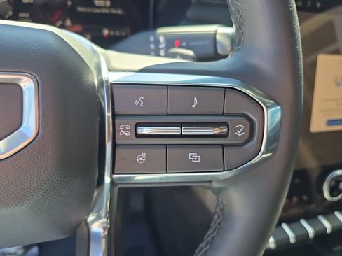 Certified 2025 GMC Acadia Elevation FWD image 26