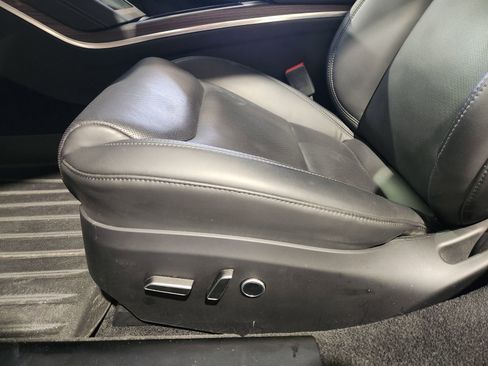 Used 2022 Tesla Model S image 25