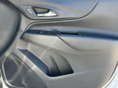 Used 2024 Chevrolet Equinox LT image 14