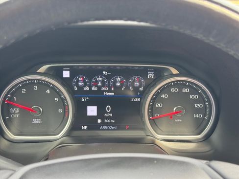 Used 2021 Chevrolet Suburban Premier w/ Premium Package image 22