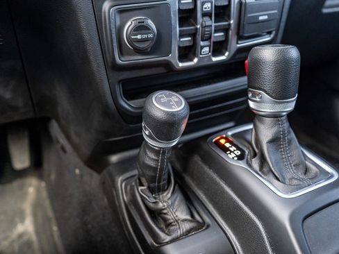 Used 2023 Jeep Wrangler Unlimited w/ Cold Weather Group AWD/4WD image 26
