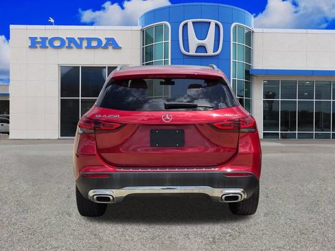 Used 2021 Mercedes-Benz GLA 250 4MATIC w/ Premium Package image 2