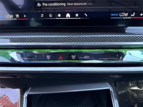 Used 2023 BMW 760i xDrive image 22