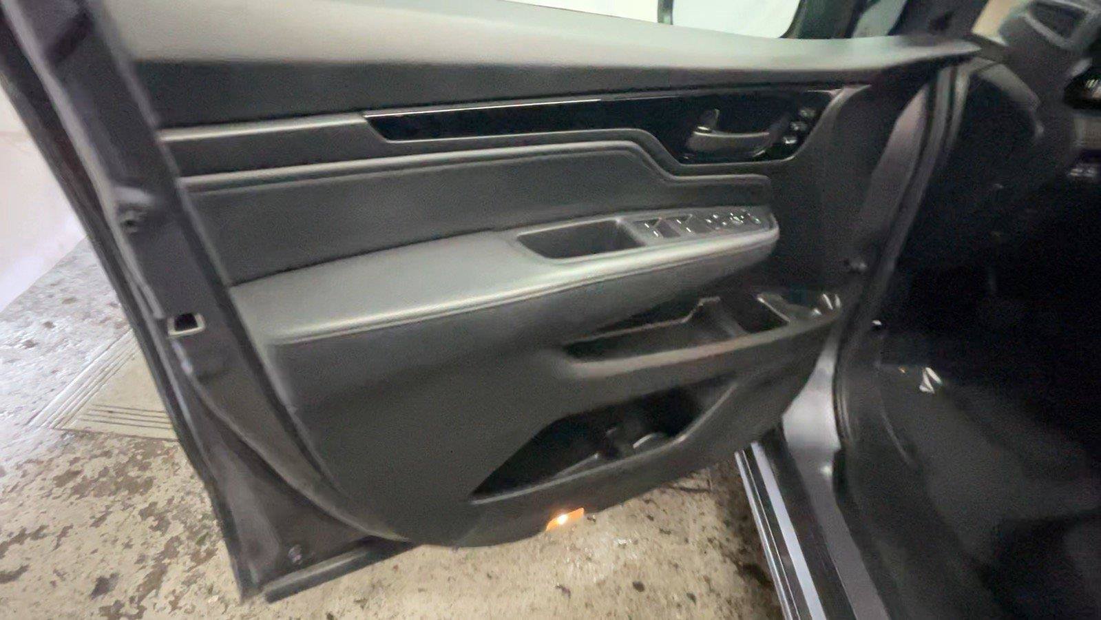 Certified 2025 Honda Odyssey Touring image 30