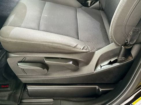 Used 2019 Chevrolet Silverado 1500 LT AWD/4WD image 19