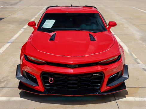 Used 2022 Chevrolet Camaro LT RWD image 21