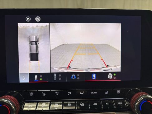 Used 2024 GMC Canyon AT4X w/ AT4X AEV Edition image 27