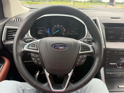 Used 2015 Ford Edge Titanium w/ Equipment Group 302A AWD/4WD image 17