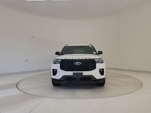 Used 2025 Ford Explorer ST-Line AWD/4WD image 4