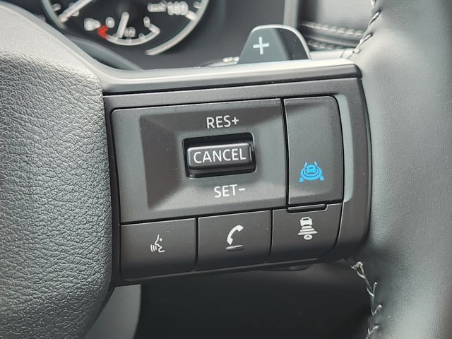Used 2025 Nissan Rogue SV w/ SV Premium Package FWD image 29