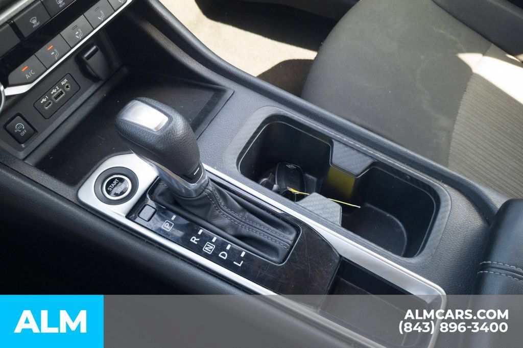 Used 2024 Nissan Sentra SV FWD image 27