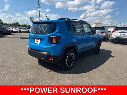 Used 2015 Jeep Renegade Trailhawk w/ Popular Equipment Group AWD/4WD image 3