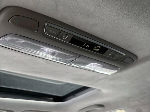 Used 2020 Kia Telluride SX w/ SX Prestige Package image 32