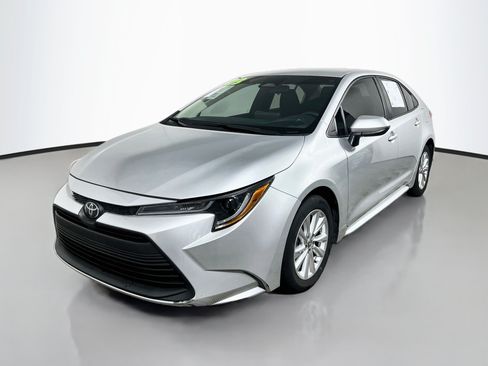 Used 2023 Toyota Corolla LE w/ LE Convenience Package FWD image 10