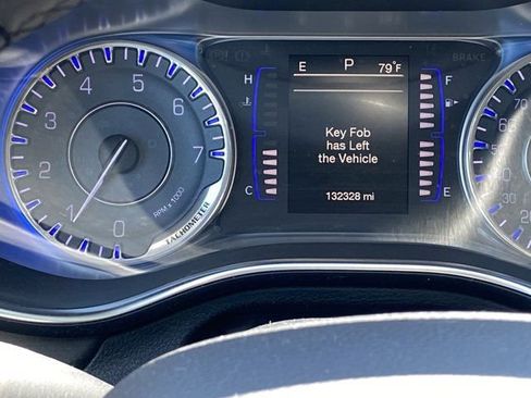 Used 2016 Chrysler 200 Limited w/ Convenience Group FWD image 15