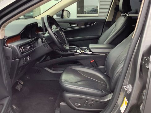 Used 2023 Lincoln Nautilus Reserve AWD/4WD image 7