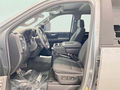 Used 2026 Chevrolet Silverado 2500 Custom w/ Custom Value Package image 15