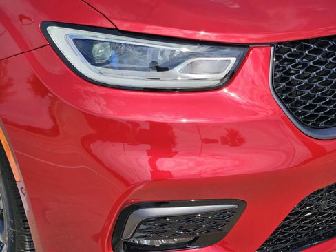 New 2026 Chrysler Pacifica Select image 9