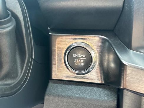 Used 2024 Ford F250 Lariat w/ Lariat Ultimate Package AWD/4WD image 38