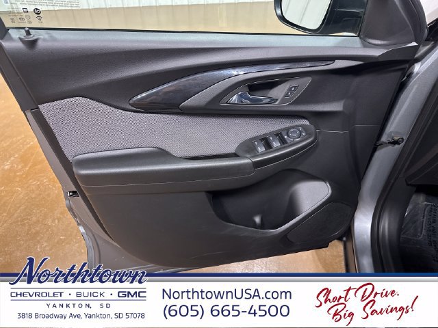 Used 2023 Chevrolet TrailBlazer LS FWD image 19