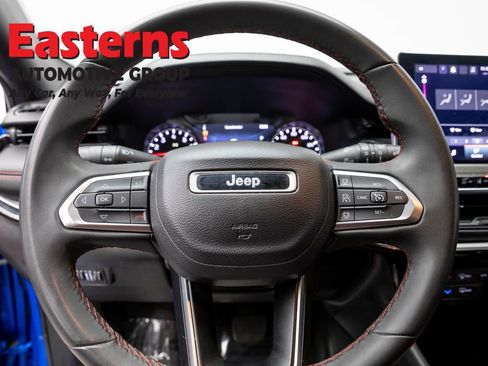 Used 2023 Jeep Compass Trailhawk AWD/4WD image 10