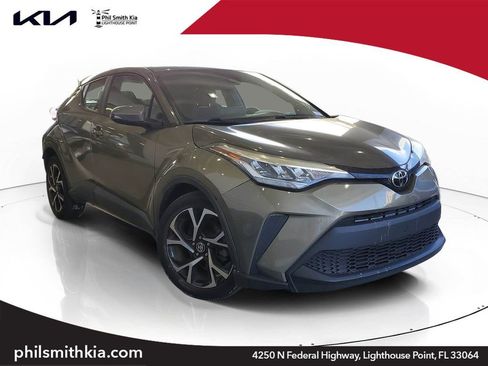 Used 2021 Toyota C-HR XLE image 1