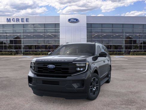 New 2026 Ford Expedition Active RWD image 2