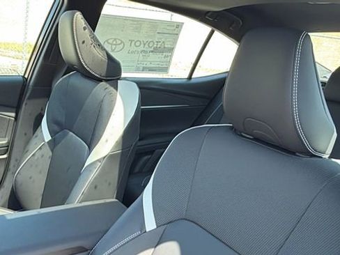 New 2026 Toyota Camry Hybrid FWD image 21