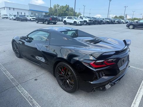 Used 2024 Chevrolet Corvette Stingray Premium Conv w/ Z51 Performance Package RWD image 4