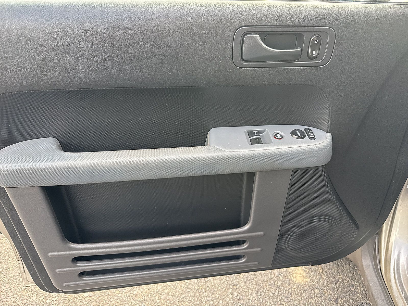 Used 2004 Honda Element EX image 30