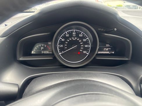 Used 2018 MAZDA MAZDA3 Touring FWD image 12