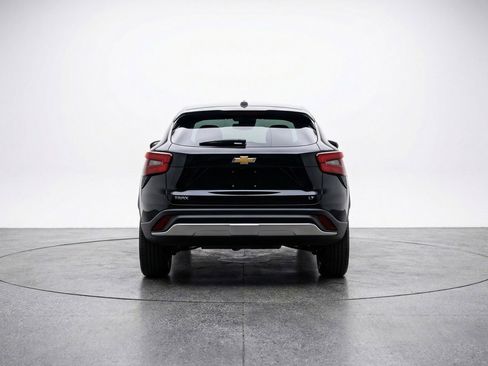 Used 2025 Chevrolet Trax LT w/ LT Convenience Package FWD image 7