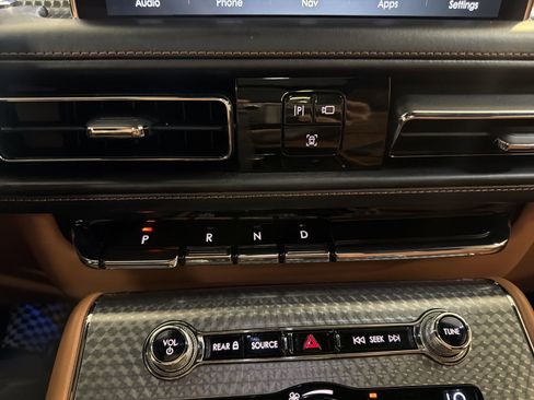 Used 2023 Lincoln Aviator Black Label w/ Dynamic Handling Package AWD/4WD image 21