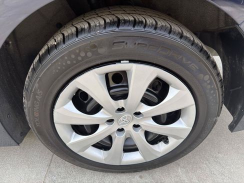 Used 2025 Toyota Corolla LE FWD image 10