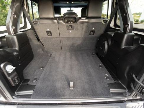 Used 2019 Jeep Wrangler Unlimited Sahara w/ Quick Order Package 24M Moab image 37