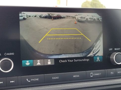 Used 2025 Honda CR-V EX image 10