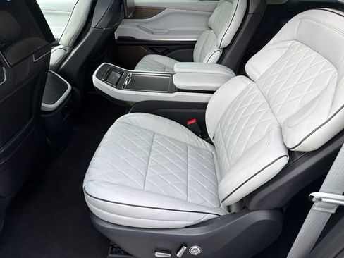 New 2027 Lincoln Navigator L Black Label AWD/4WD image 26
