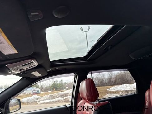 Used 2019 Dodge Durango SRT w/ Technology Group image 10