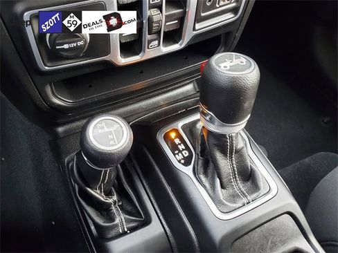 Used 2018 Jeep Wrangler Unlimited Sahara w/ Dual Top Group image 36