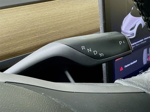 Used 2020 Tesla Model 3 Standard Range image 19