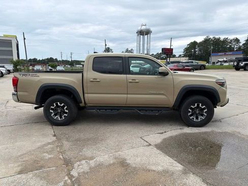Used 2017 Toyota Tacoma TRD Off-Road w/ Tow Package RWD image 5