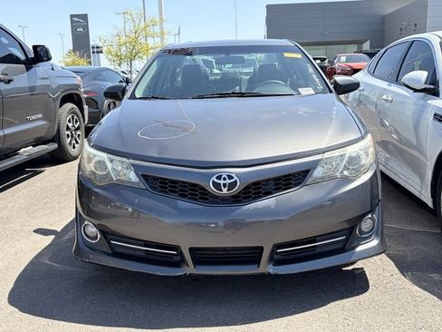 Used 2014 Toyota Camry SE FWD image 2