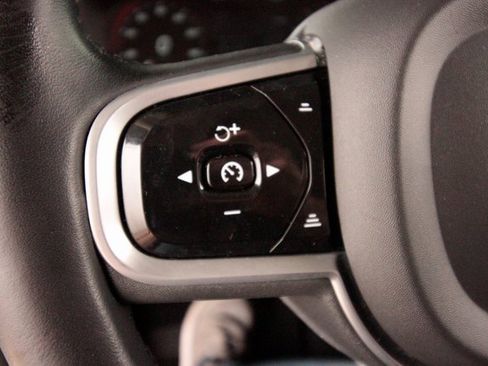 Certified 2022 Volvo XC90 T6 Momentum w/ Protection Package image 54