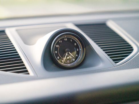 New 2026 Porsche Macan image 17