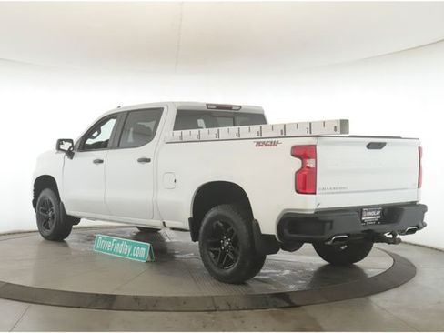 Used 2021 Chevrolet Silverado 1500 LT Trail Boss w/ Convenience Package II image 8