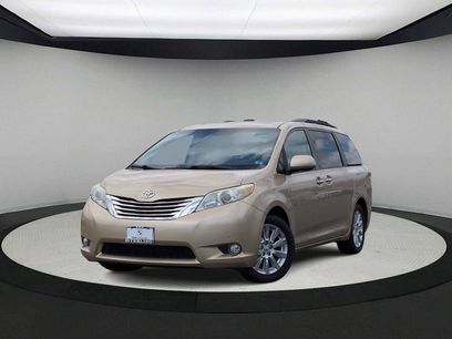 Used 2011 Toyota Sienna Limited w/ Premium Pkg
